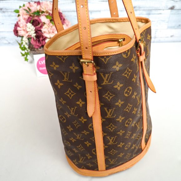 LOUIS VUITTON Bucket GM (Large) Monogram Canvas - Picture 10 of 17